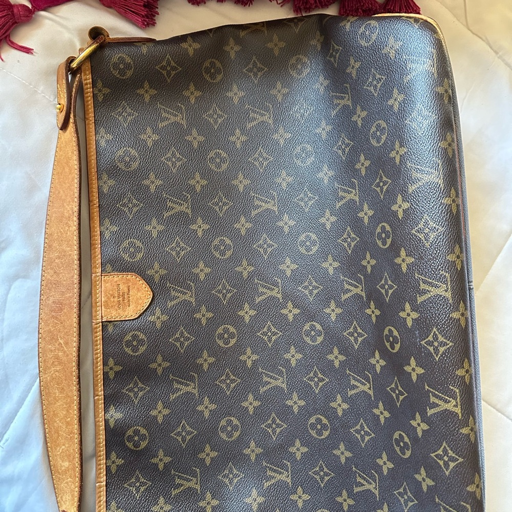 Louis Vuitton Monogram Canvas Messenger Bag